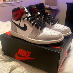 VERY GOOD CONDITION MENS SIZE 8 SMOKE GREYS AIR JORDAN 1 RETRO HIGH OG WITH BOX